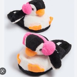 NWT Aeropostale Women plush house Cozy Slippers Penguin Size S